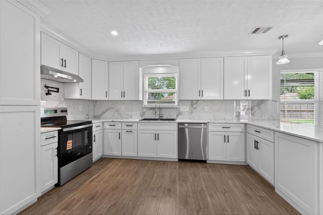 2610 Ridge Hollow Drive, Houston, TX 77067