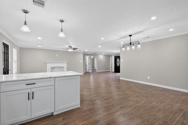 2610 Ridge Hollow Drive, Houston, TX 77067