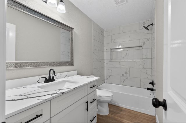 2610 Ridge Hollow Drive, Houston, TX 77067