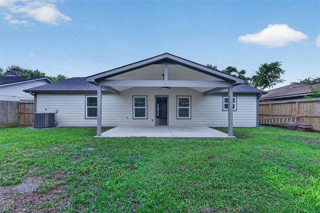 2610 Ridge Hollow Drive, Houston, TX 77067