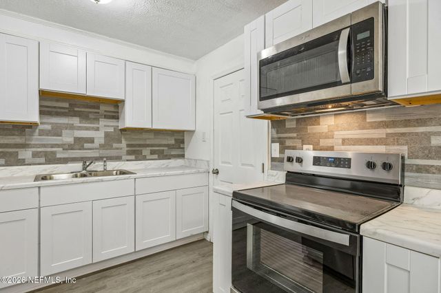 3304 DIVISION Street, Jacksonville, FL 32209