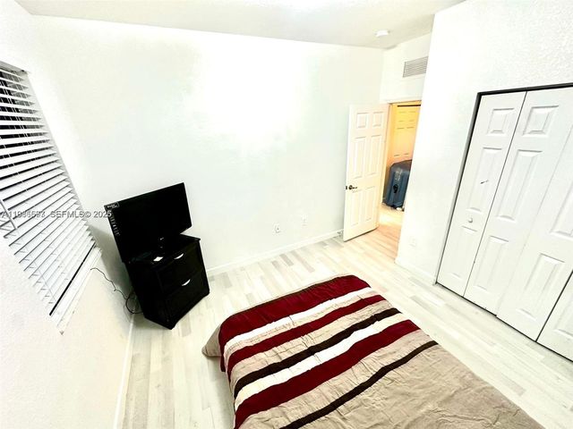 11497 SW 242nd St, Homestead, FL 33032