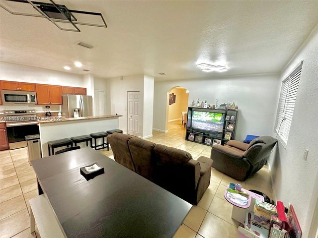 11497 SW 242nd St, Homestead, FL 33032