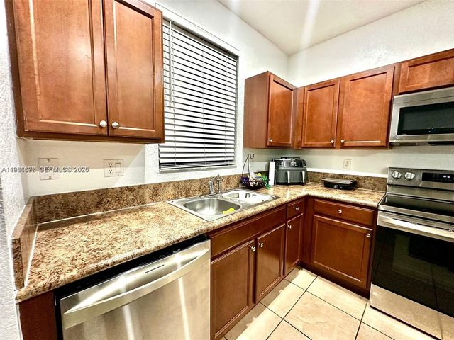 11497 SW 242nd St, Homestead, FL 33032