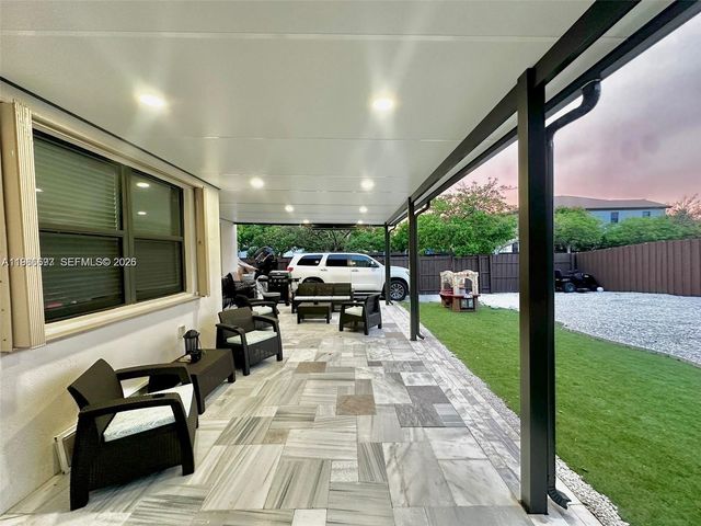 11497 SW 242nd St, Homestead, FL 33032