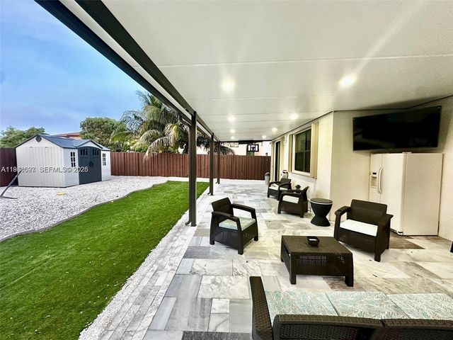 11497 SW 242nd St, Homestead, FL 33032