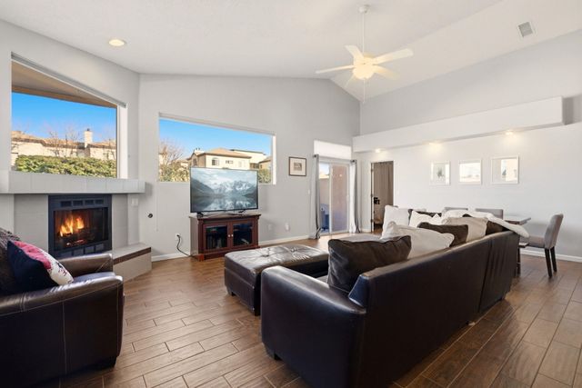 8008 Oso Loco Drive NE, Albuquerque, NM 87122