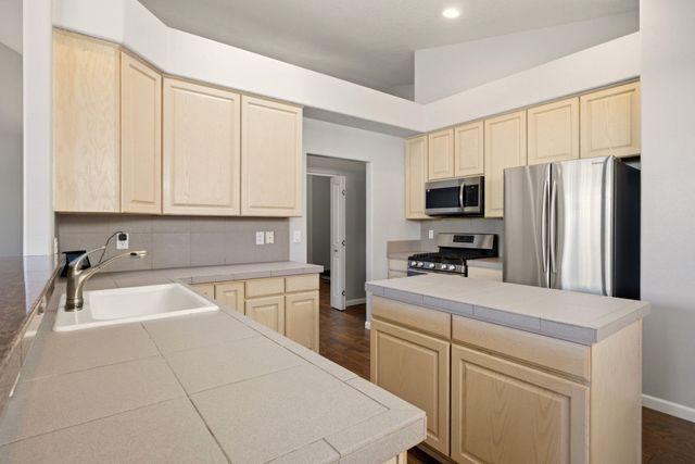 8008 Oso Loco Drive NE, Albuquerque, NM 87122