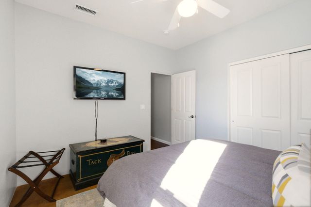 8008 Oso Loco Drive NE, Albuquerque, NM 87122