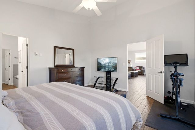 8008 Oso Loco Drive NE, Albuquerque, NM 87122