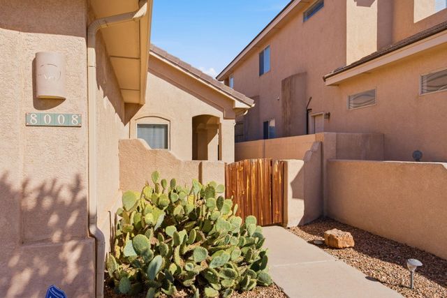 8008 Oso Loco Drive NE, Albuquerque, NM 87122