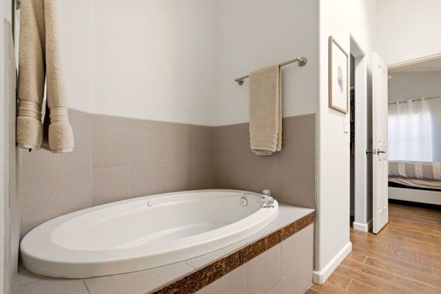 8008 Oso Loco Drive NE, Albuquerque, NM 87122