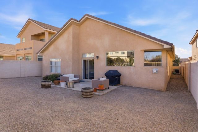 8008 Oso Loco Drive NE, Albuquerque, NM 87122