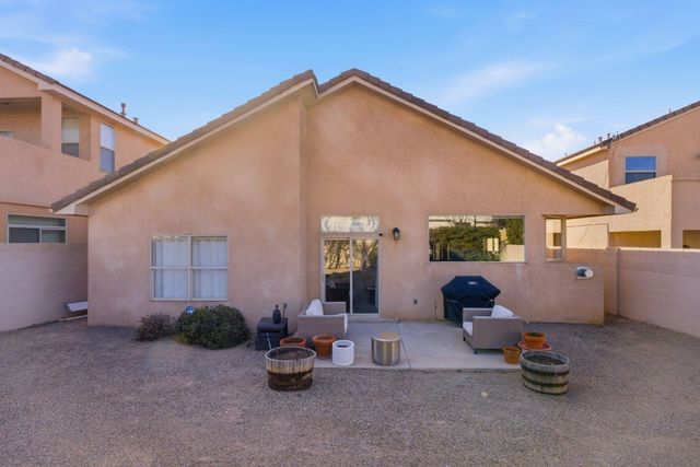 8008 Oso Loco Drive NE, Albuquerque, NM 87122