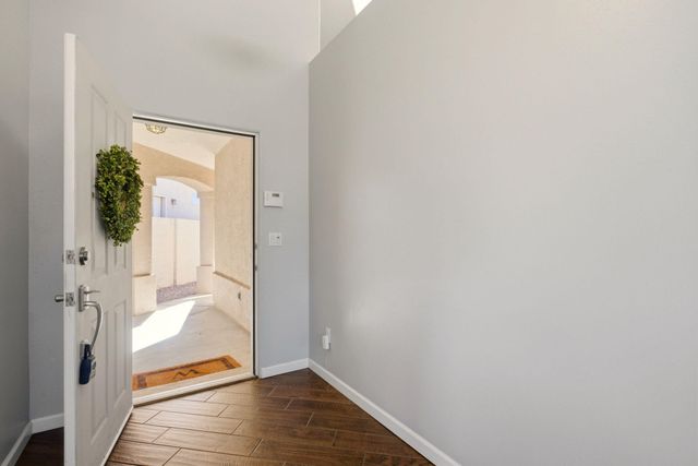 8008 Oso Loco Drive NE, Albuquerque, NM 87122