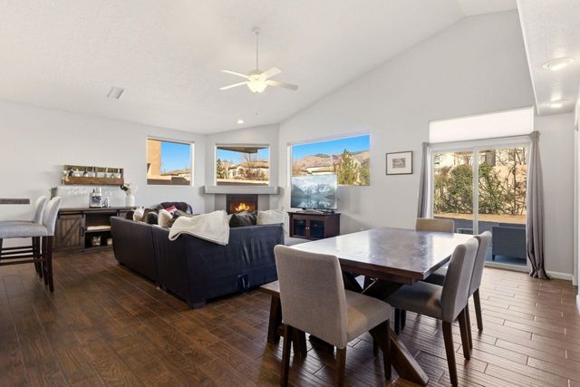 8008 Oso Loco Drive NE, Albuquerque, NM 87122