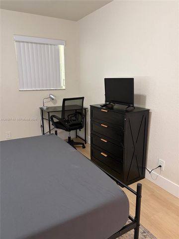 1635 Dewey Street B, Hollywood, FL 33020