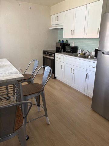 1635 Dewey Street B, Hollywood, FL 33020