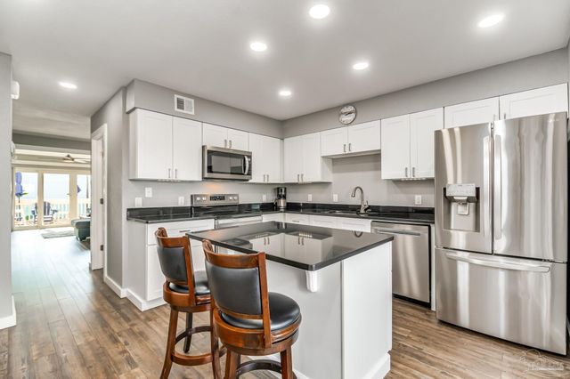 8522 Gulf Blvd 10, Navarre Beach, FL 32566