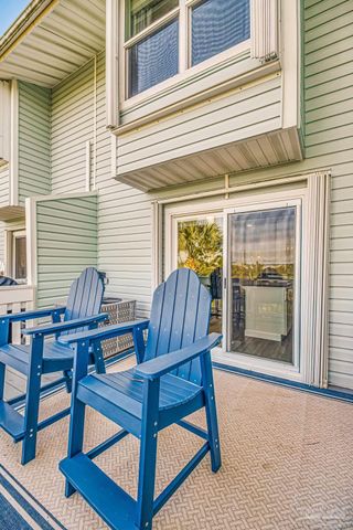8522 Gulf Blvd 10, Navarre Beach, FL 32566