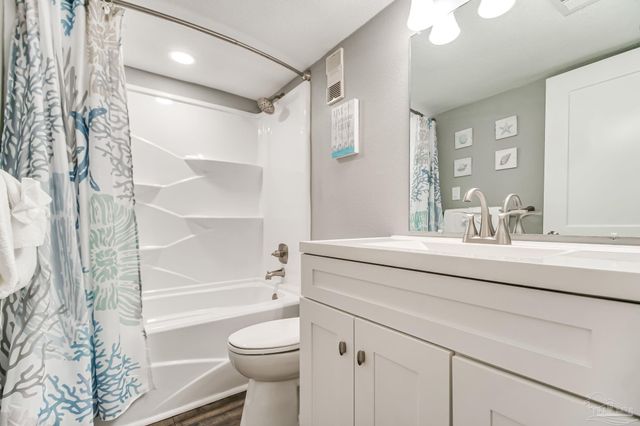 8522 Gulf Blvd 10, Navarre Beach, FL 32566