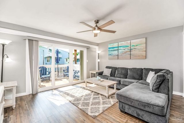 8522 Gulf Blvd 10, Navarre Beach, FL 32566