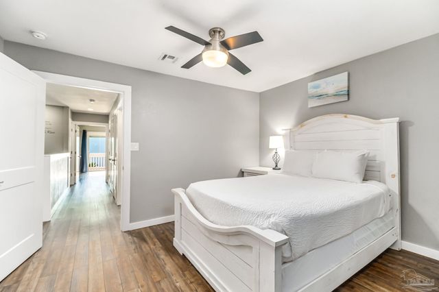 8522 Gulf Blvd 10, Navarre Beach, FL 32566