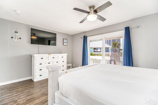 8522 Gulf Blvd 10, Navarre Beach, FL 32566