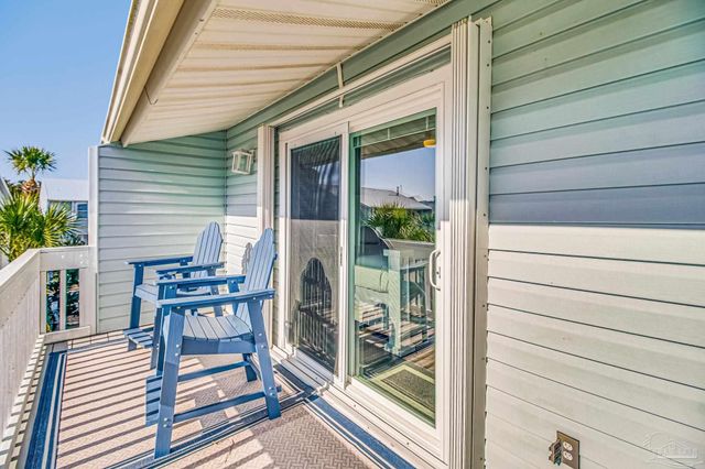 8522 Gulf Blvd 10, Navarre Beach, FL 32566