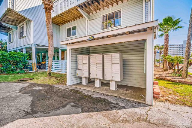 8522 Gulf Blvd 10, Navarre Beach, FL 32566