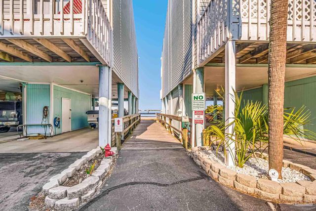 8522 Gulf Blvd 10, Navarre Beach, FL 32566