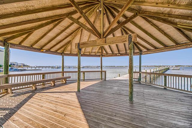 8522 Gulf Blvd 10, Navarre Beach, FL 32566