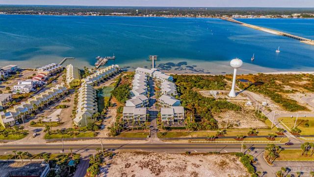 8522 Gulf Blvd 10, Navarre Beach, FL 32566
