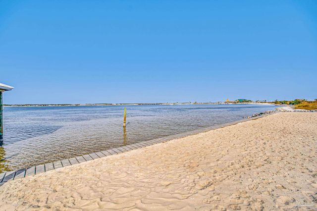 8522 Gulf Blvd 10, Navarre Beach, FL 32566
