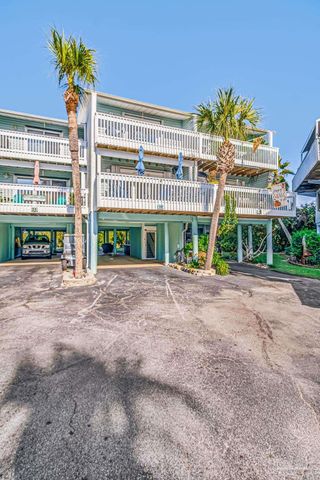 8522 Gulf Blvd 10, Navarre Beach, FL 32566