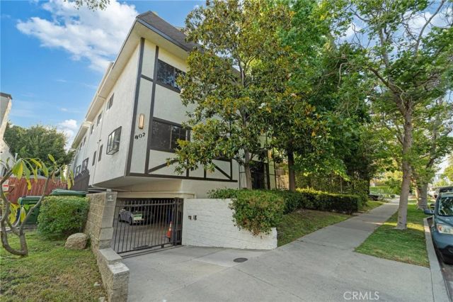 807 N Sycamore Avenue 6, Los Angeles, CA 90038