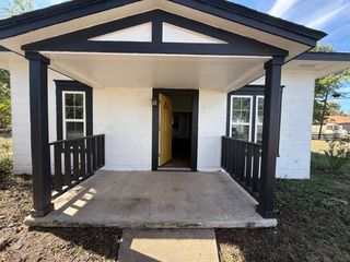 105 S Magnolia Street, Crescent, OK 73028