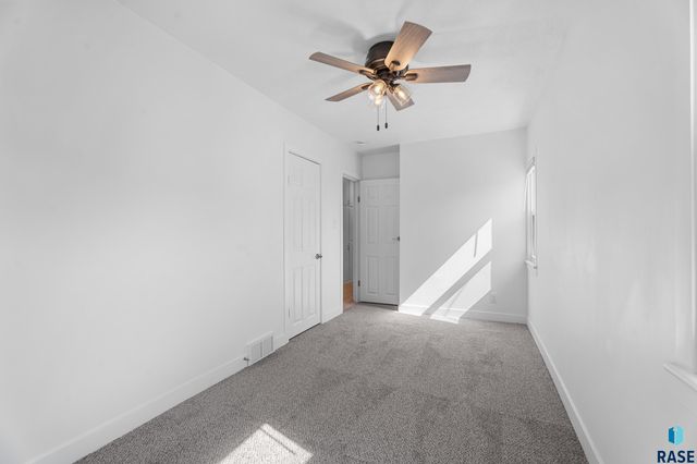 2405 W Bailey St Street, Sioux Falls, SD 57104