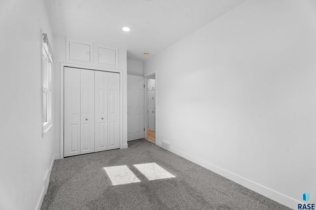 2405 W Bailey St Street, Sioux Falls, SD 57104