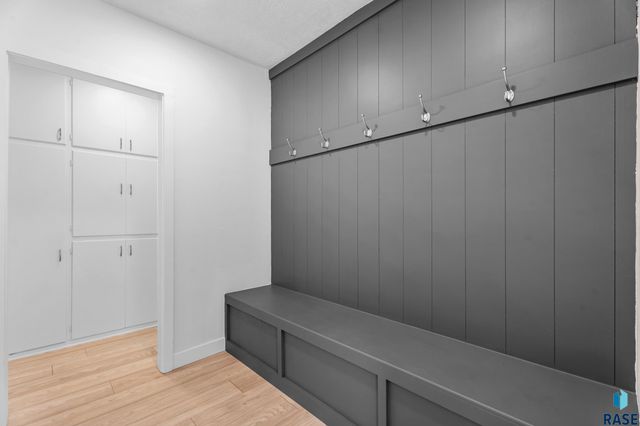 2405 W Bailey St Street, Sioux Falls, SD 57104