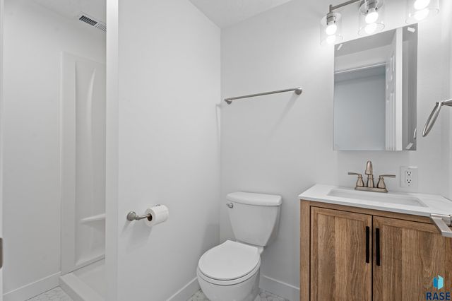 2405 W Bailey St Street, Sioux Falls, SD 57104