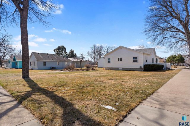 2405 W Bailey St Street, Sioux Falls, SD 57104
