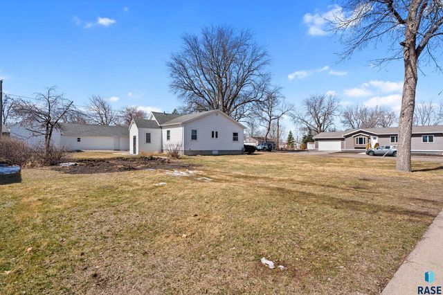 2405 W Bailey St Street, Sioux Falls, SD 57104