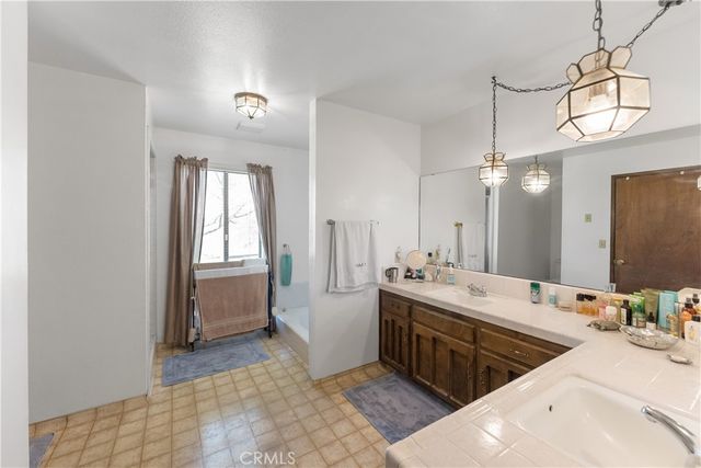 4776 Stetson, Clovis, CA 93619