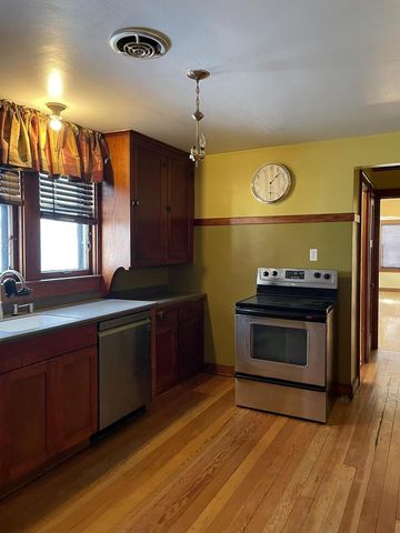 2836 N Richards STREET, Milwaukee, WI 53212