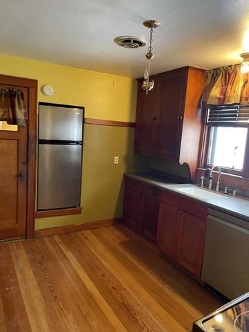 2836 N Richards STREET, Milwaukee, WI 53212