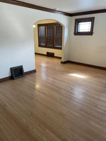 2836 N Richards STREET, Milwaukee, WI 53212