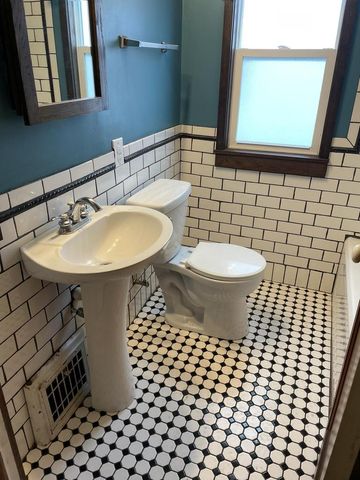 2836 N Richards STREET, Milwaukee, WI 53212