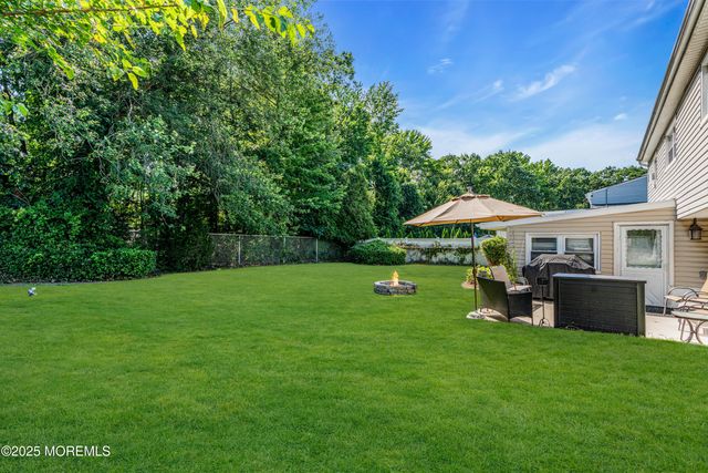 46 Parkview Drive, Hazlet, NJ 07730