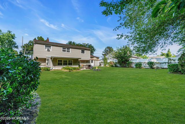 46 Parkview Drive, Hazlet, NJ 07730